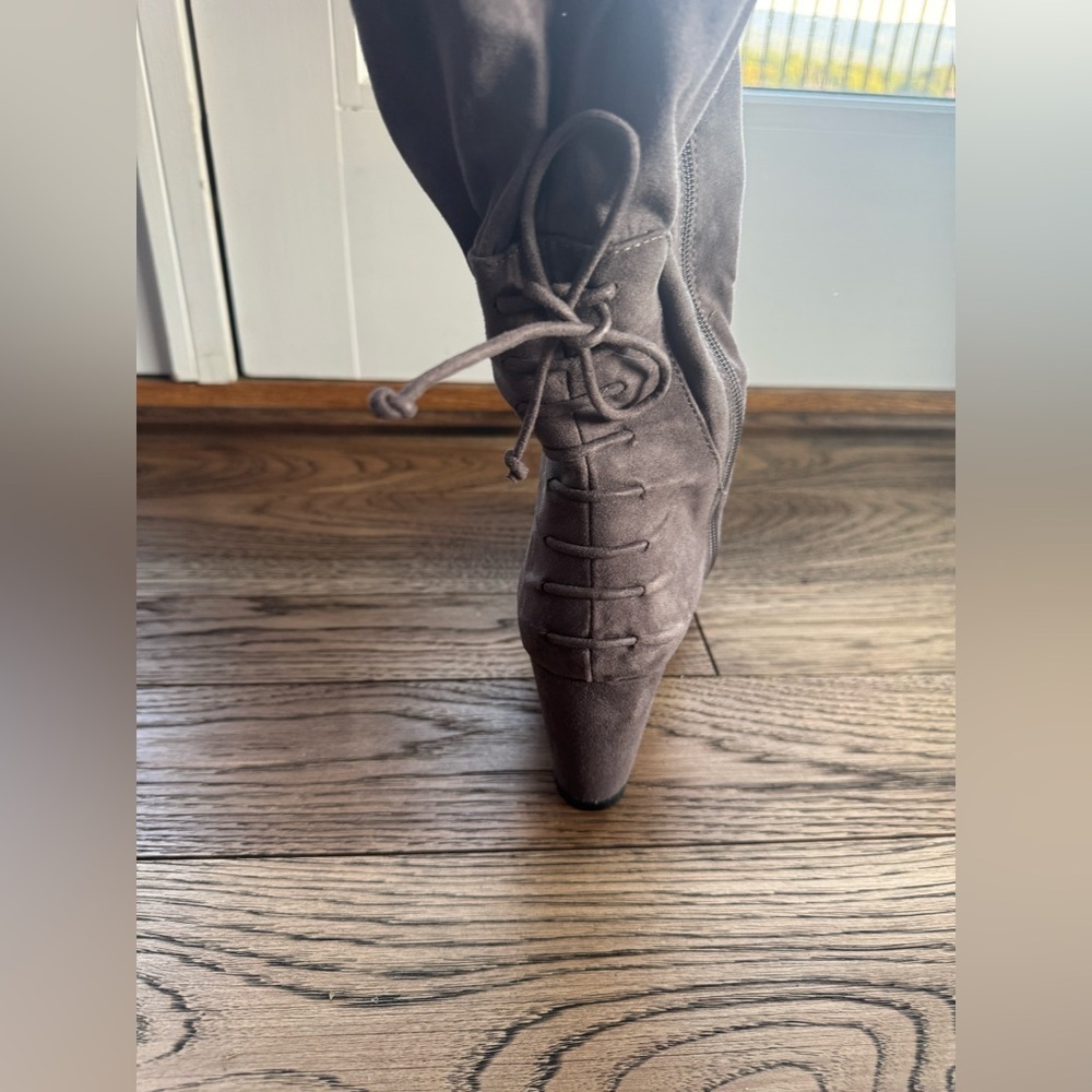 NWOT Journee Collection Grey Heeled Suede Boots, size 10XWC - Picture 6 of 9
